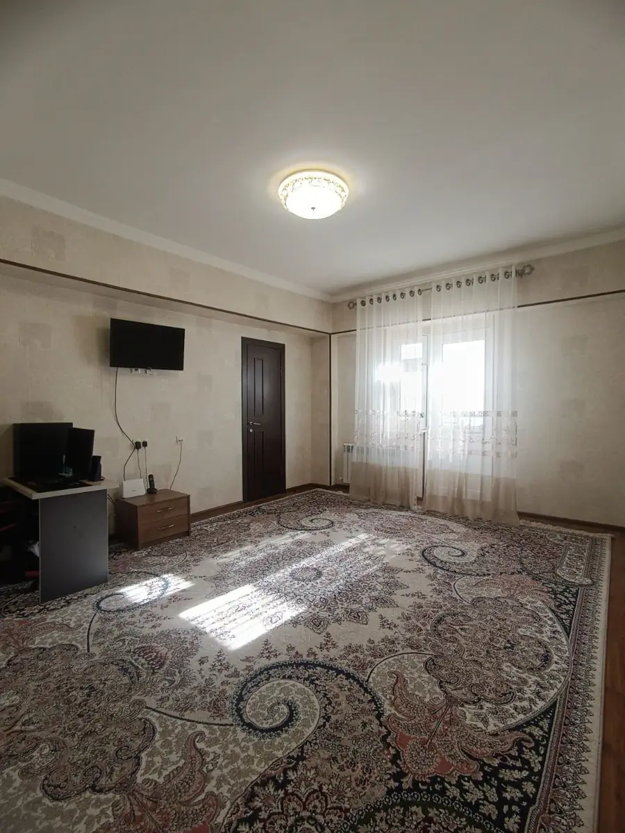 Продается 3-комнатная квартира − 79 м²