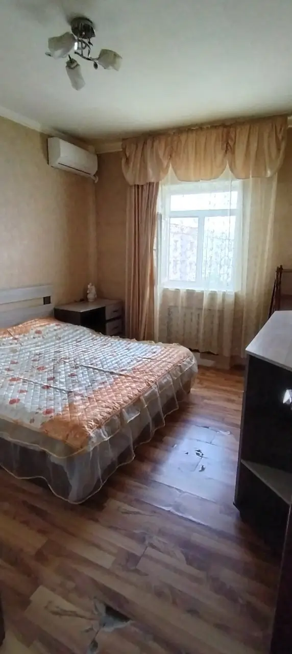 4 xonali kvartira sotiladi − 110 m²