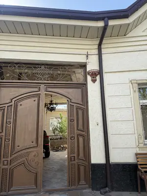 1 qavatli uy − 200 m², 4 sot. 