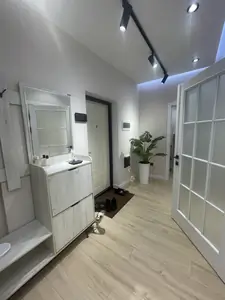 Сдается 2-комнатная квартира − 70 м²