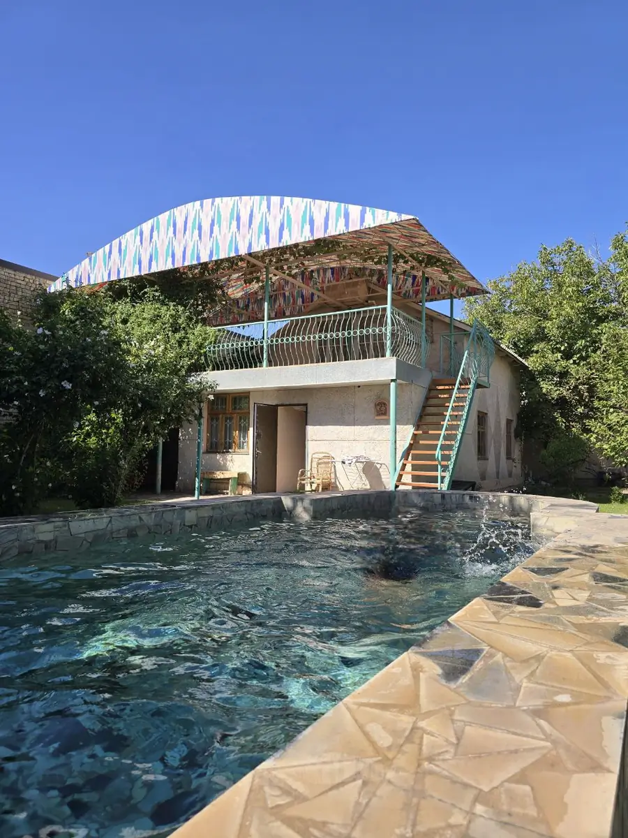 2 qavatli uy sotiladi − 100 m²