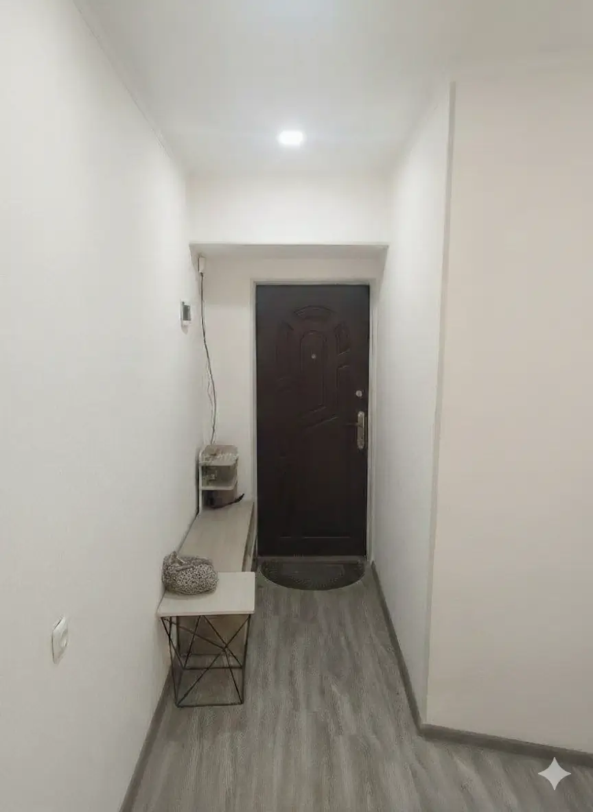 Сдается 2-комнатная квартира − 55 м²