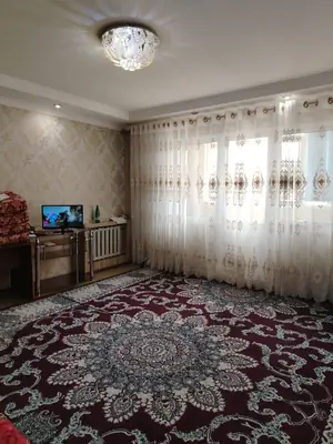4 xonali kvartira sotiladi − 100 m²