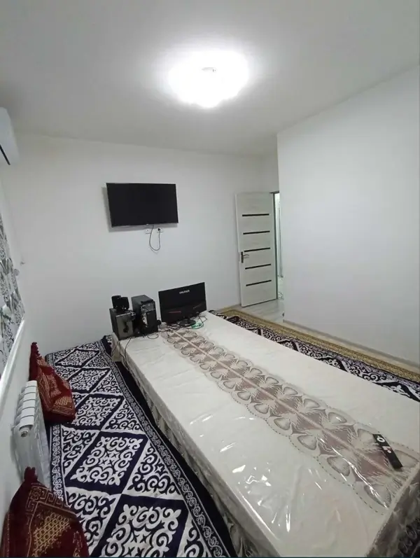 3 xonali kvartira sotiladi − 55 m²