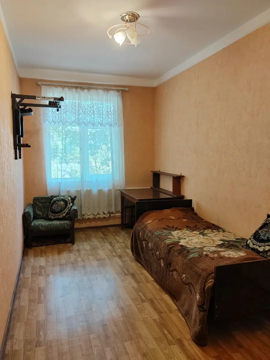 Продается 3-комнатная квартира − 54 м²