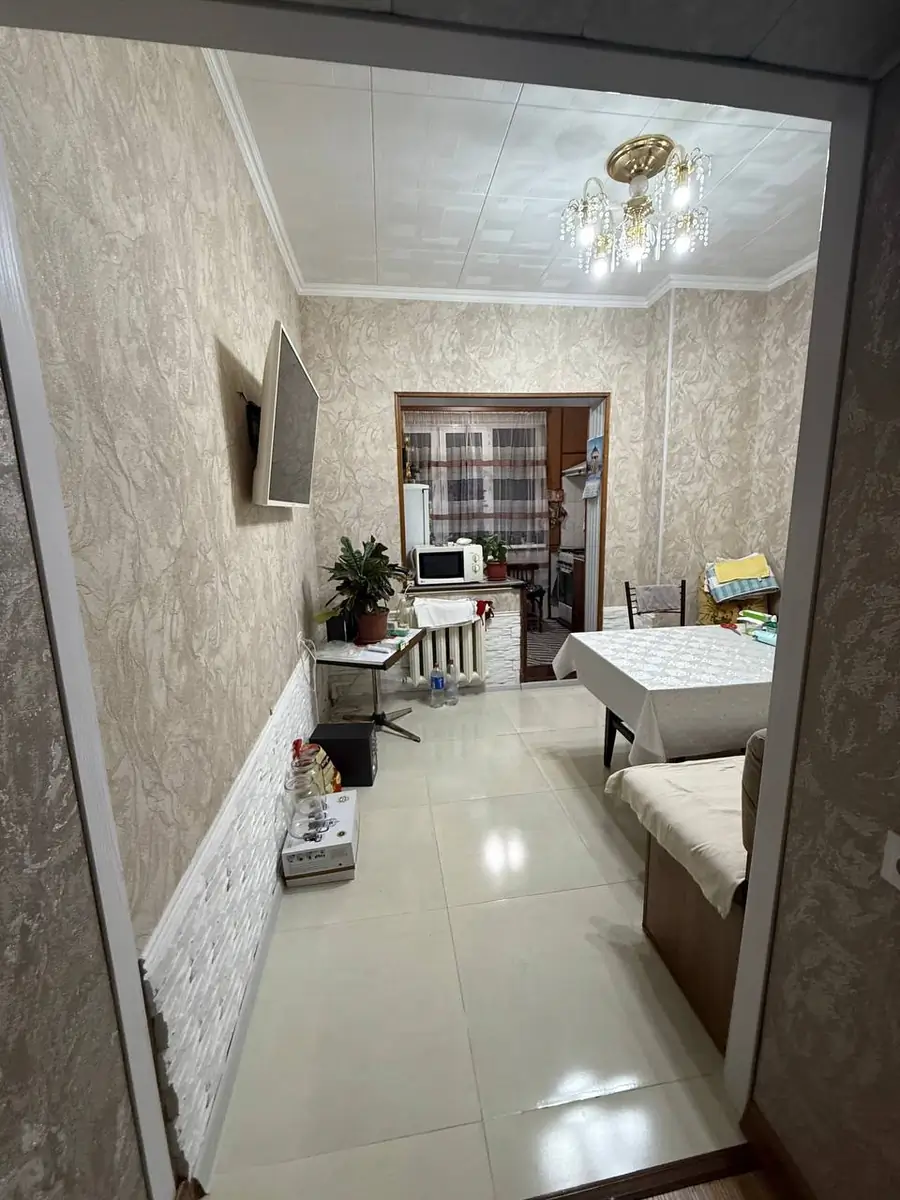 Сдается 2-комнатная квартира − 58 м²