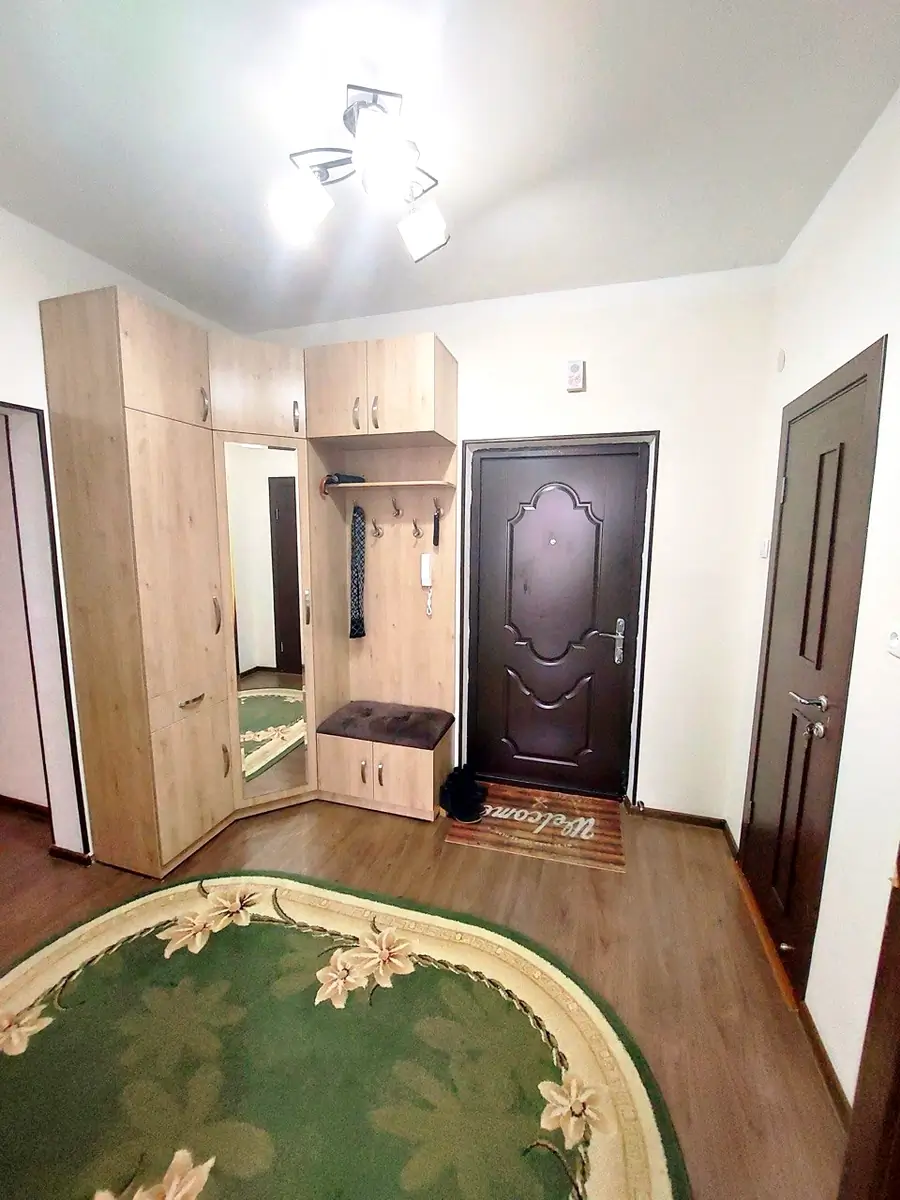 2 xonali kvartira sotiladi − 65 m²