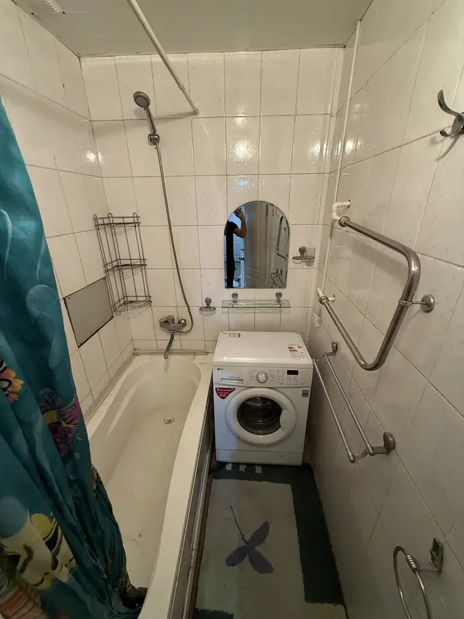 3 xonali kvartira sotiladi − 82.2 m²