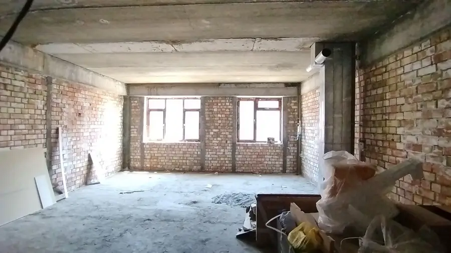 2 xonali kvartira sotiladi − 42 m²