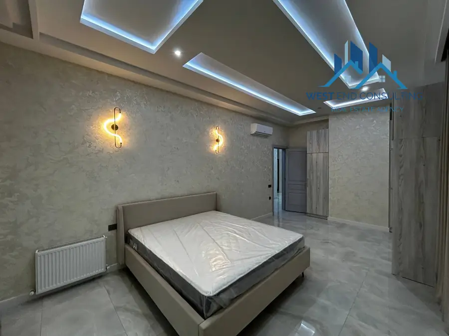 Продается 3-комнатная квартира − 110 м²