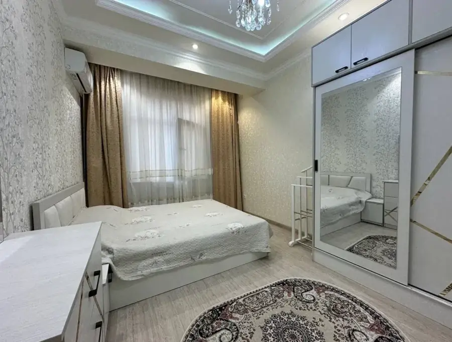Продается 4-комнатная квартира − 110 м²