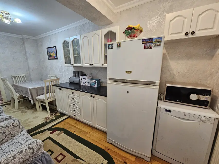 Сдается 3-комнатная квартира − 105 м²