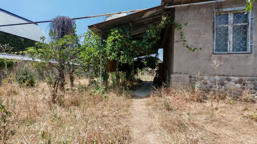 2 qavatli uy sotiladi − 83 m²