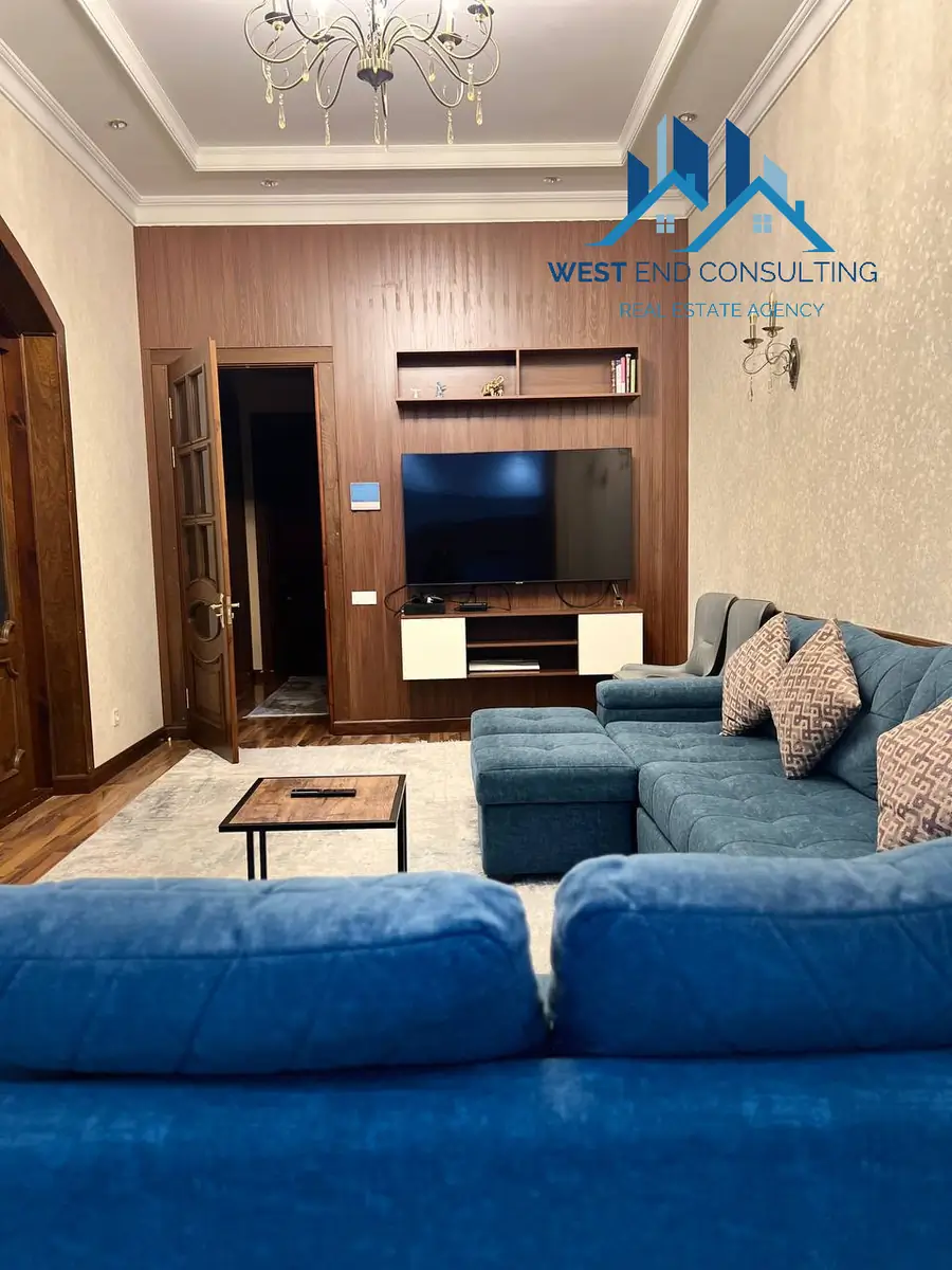Ijaraga 3 qavatli uy − 420 m²