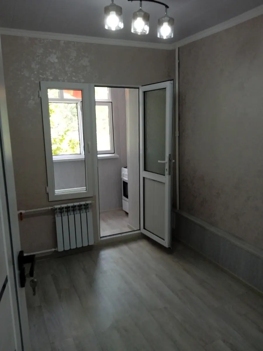 Продается 1-комнатная квартира − 30 м²