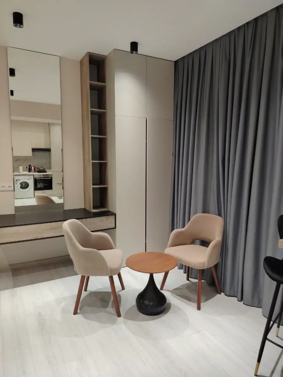Продается 1-комнатная квартира − 33 м²