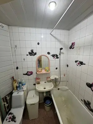 1 xonali kvartira sotiladi − 42 m²