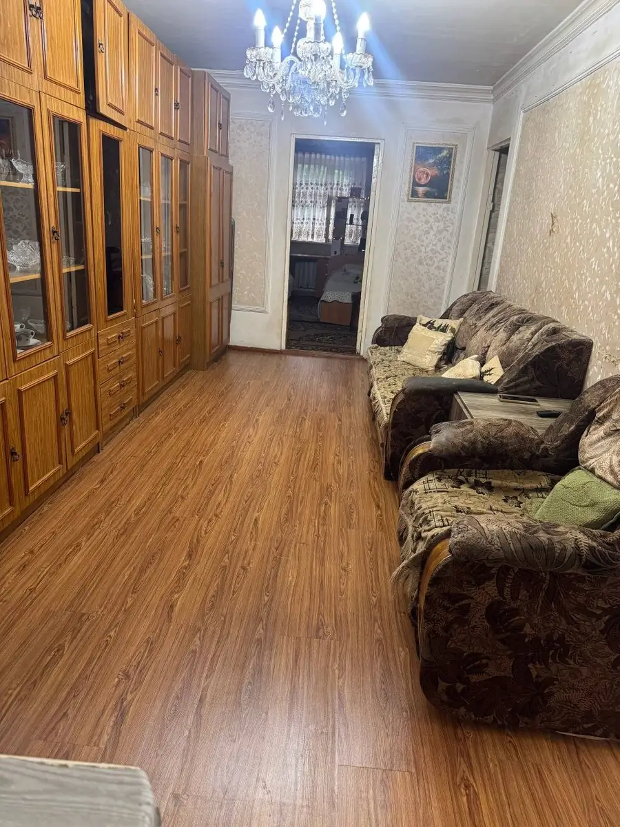 2 xonali kvartira sotiladi − 58 m²