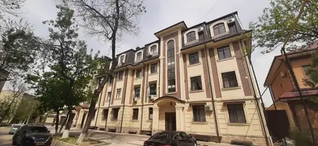 4-комнатная квартира − 141 м², 4/4 этаж