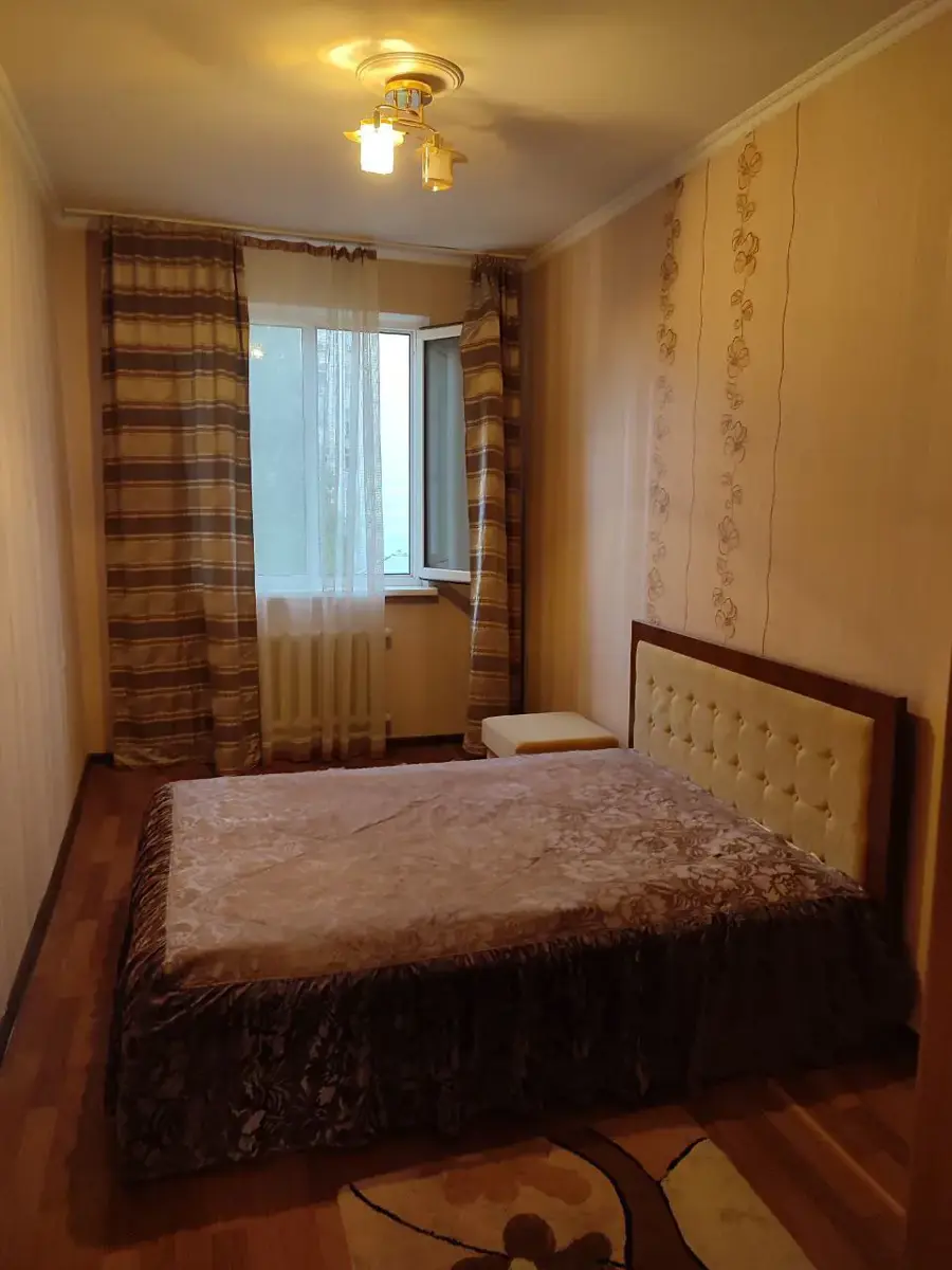 Сдается 2-комнатная квартира − 55 м²