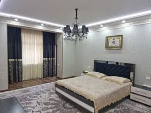 Сдается 4-комнатная квартира − 226 м²