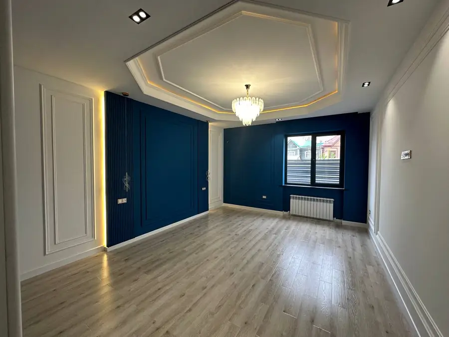 3 qavatli uy sotiladi − 350 m²