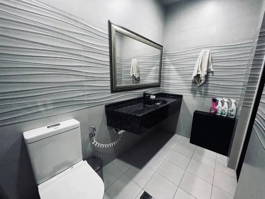 Сдается Более 5-комнатная квартира − 300 м²