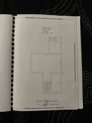 3 qavatli uy sotiladi − 300 m²
