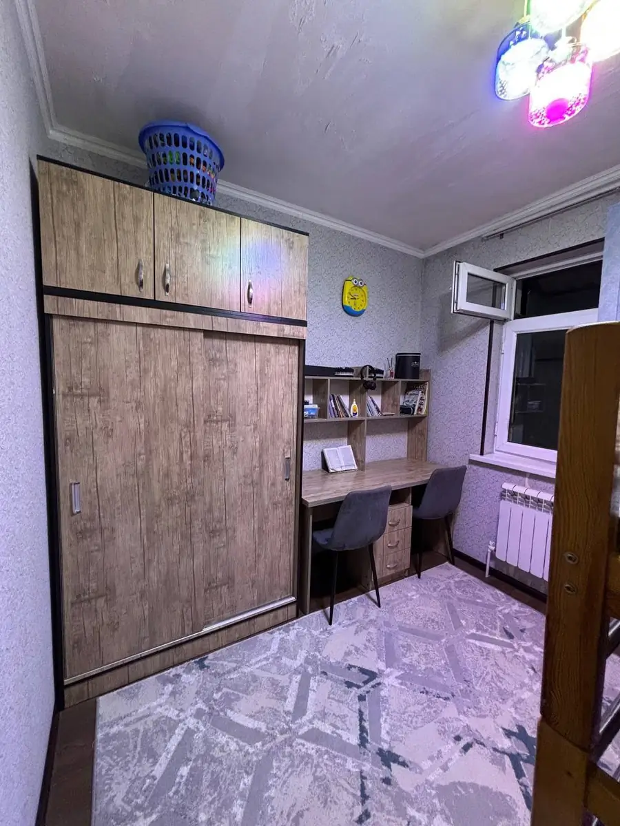 3 xonali kvartira sotiladi − 68 m²