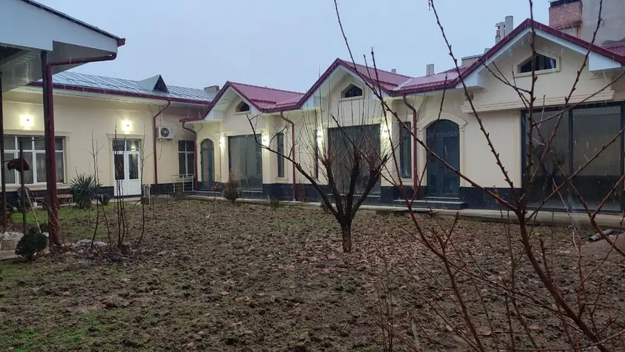 Сдается 1-этажный дом − 120 м²