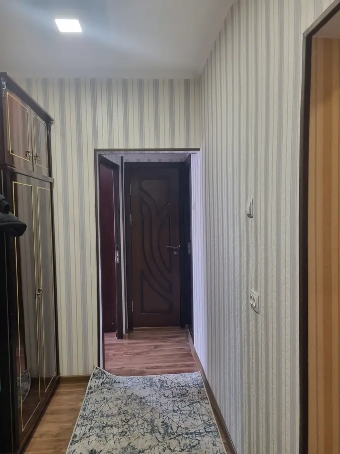 Продается Более 5-комнатная квартира − 110 м²