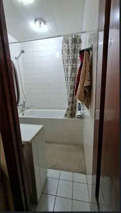 4 xonali kvartira sotiladi − 100 m²