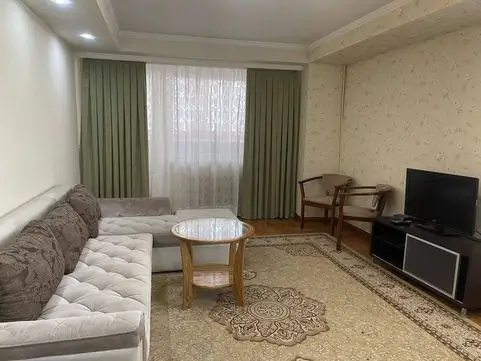 Сдается 2-комнатная квартира − 75 м²