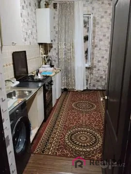 1-комнатная квартира − 30 м², 1/3 этаж
