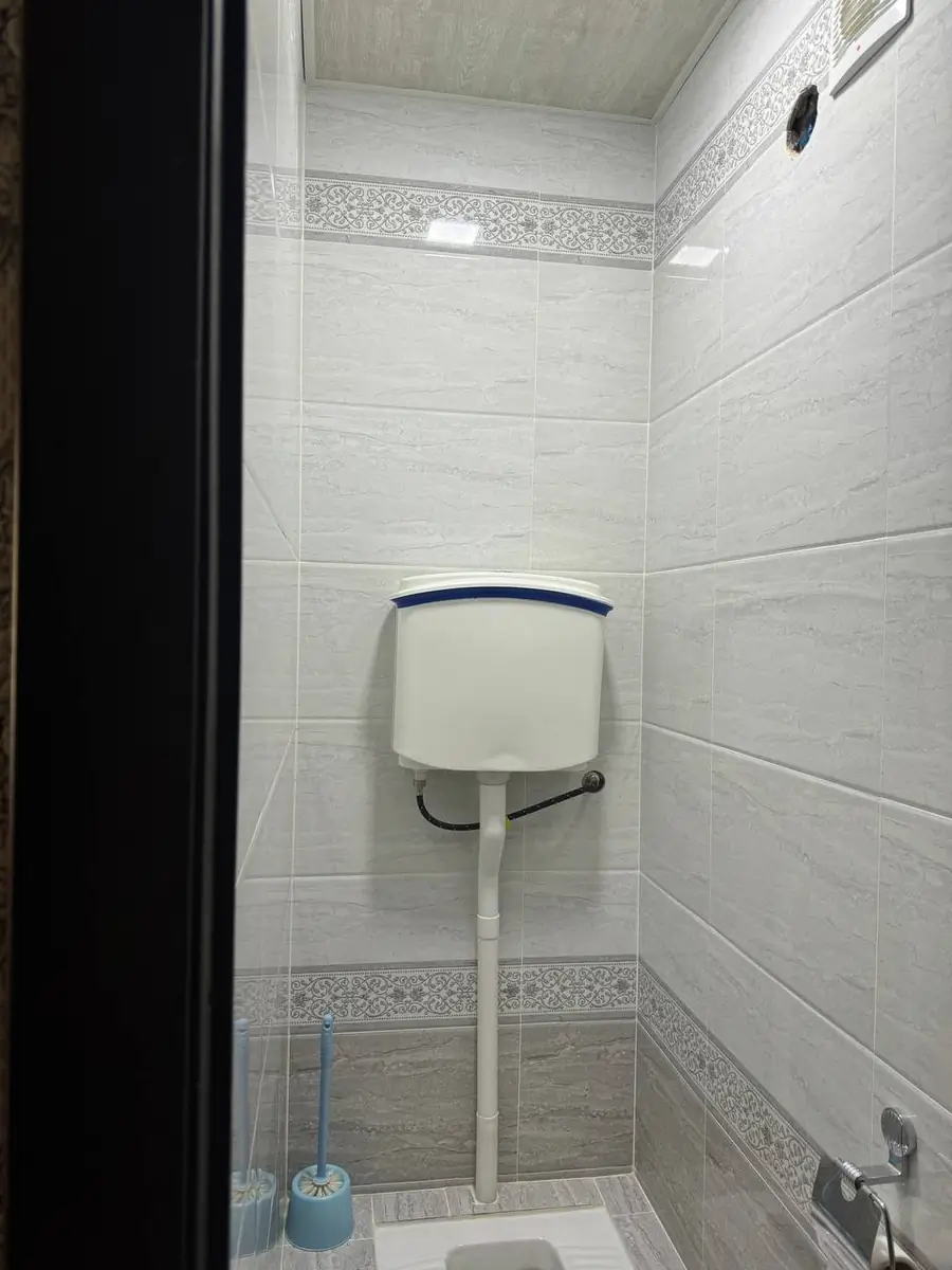 3 xonali kvartira sotiladi − 50 m²
