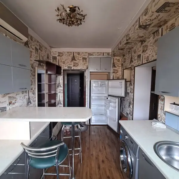 2 xonali kvartira sotiladi − 48 m²