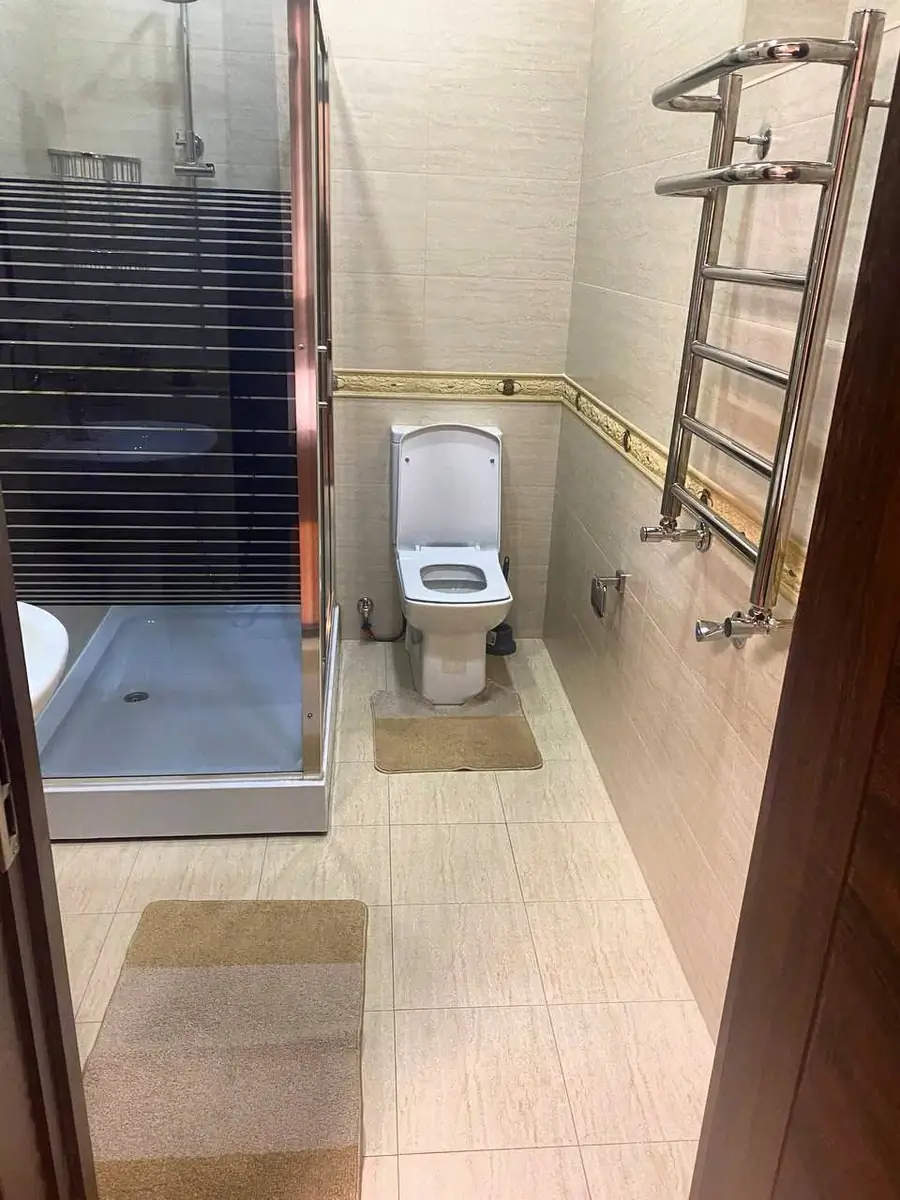 Сдается 3-комнатная квартира − 110 м²
