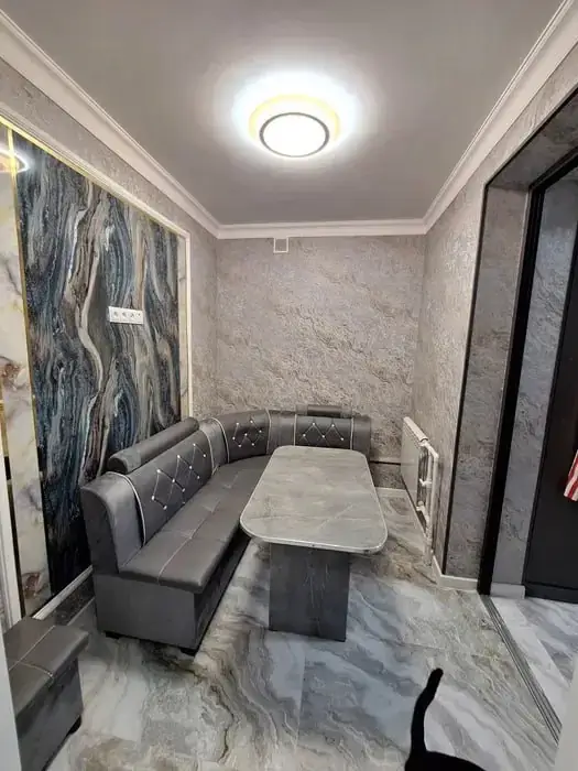 2-комнатная квартира − 65 м², 4/4 этаж