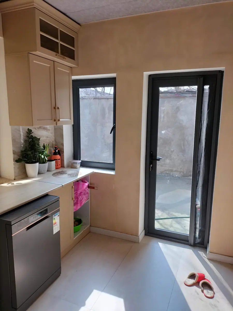 Продается 2-этажный дом − 300 м²