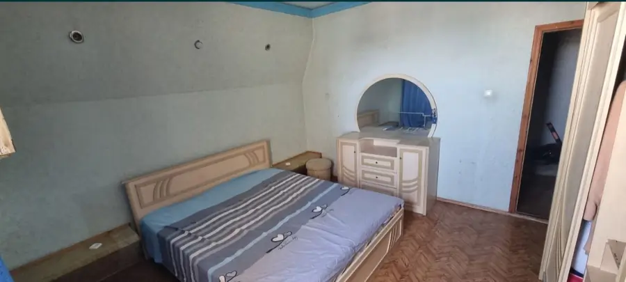 3 xonali kvartira sotiladi − 100 m²