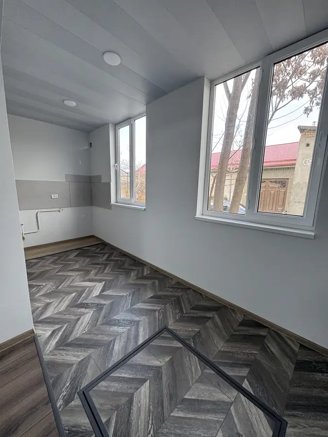 3 xonali kvartira sotiladi − 70 m²