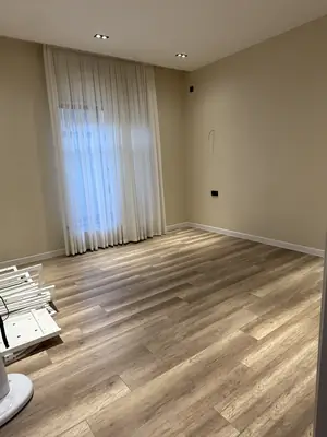 3 qavatli uy sotiladi − 425 m²