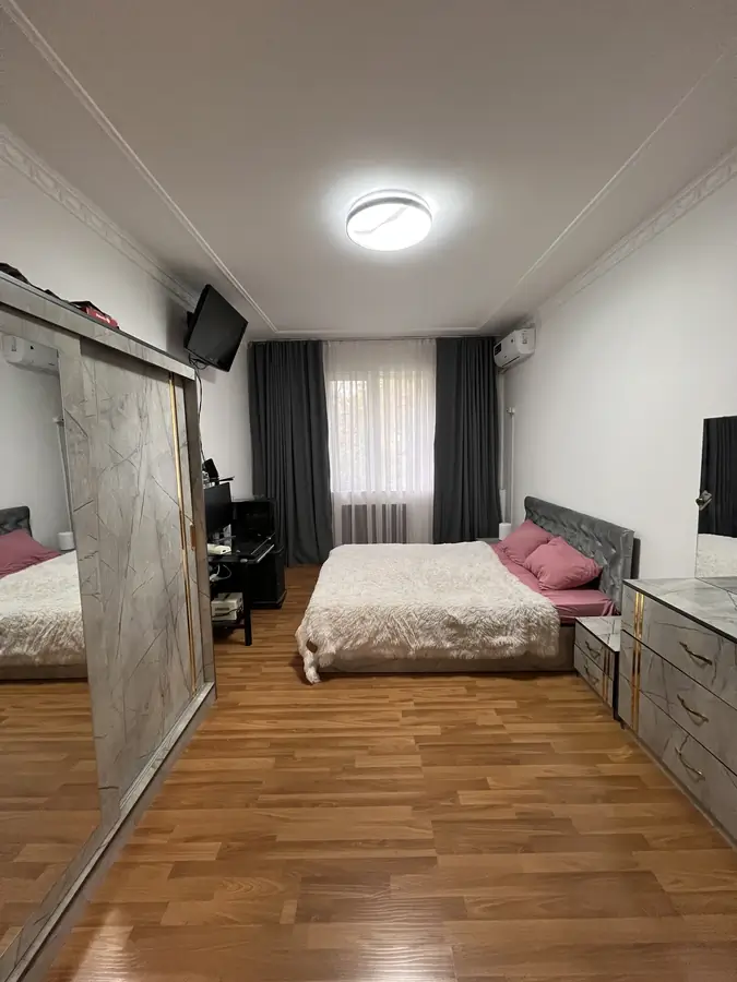 Продается 2-комнатная квартира − 46 м²