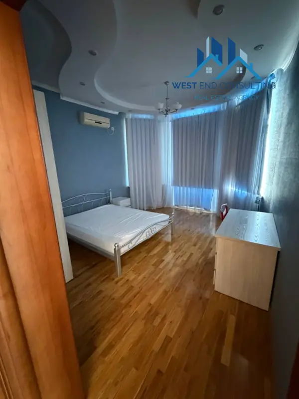 Ijaraga 3 qavatli uy − 320 m²
