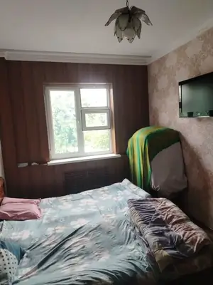 4 xonali kvartira sotiladi − 100 m²