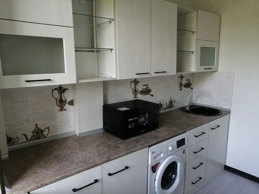 2 xonali kvartira sotiladi − 57 m²