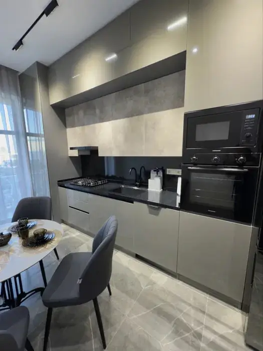 Продается 2-комнатная квартира − 83 м²
