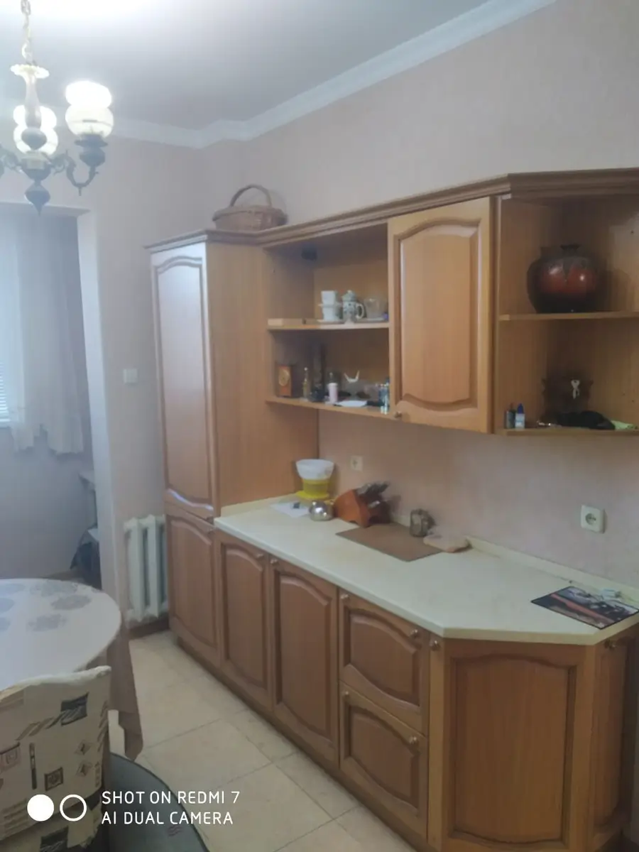 Продается 2-комнатная квартира − 72 м²