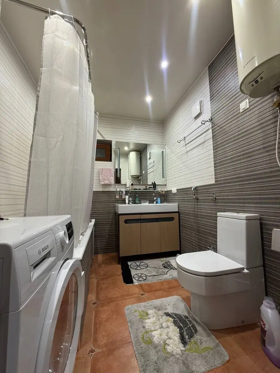Продается 4-комнатная квартира − 80 м²