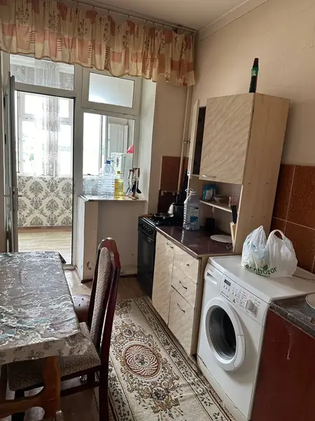 2-комнатная квартира − 90 м², 2/4 этаж